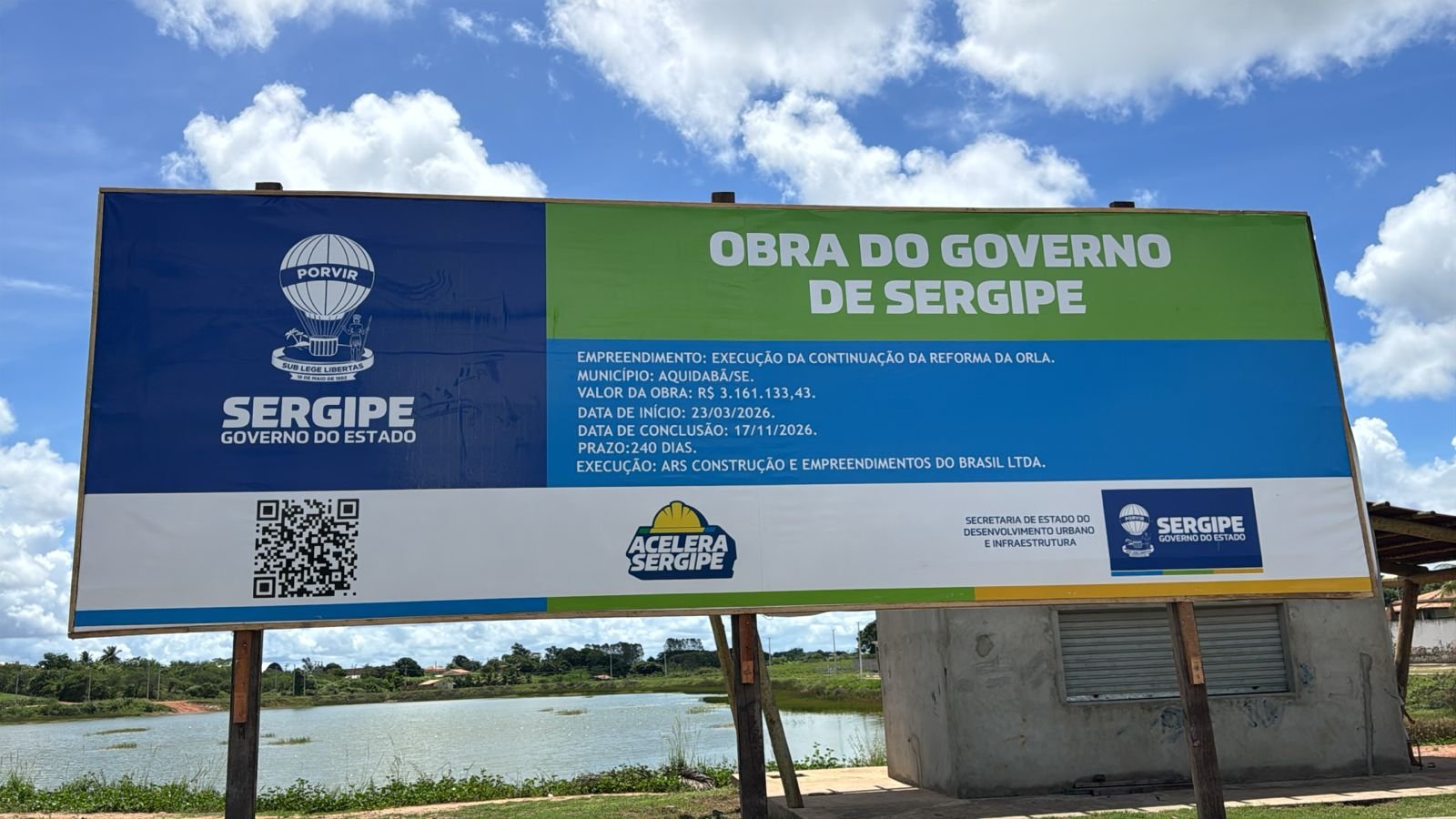 Placa da obra da Orla da Lagoa do Vigário
